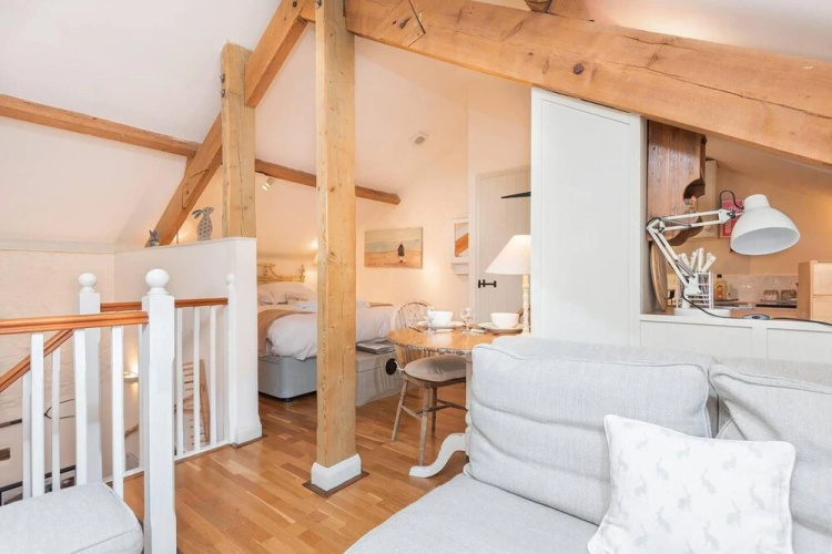 Hay Loft - Tranquil Cosy Holiday Cottage