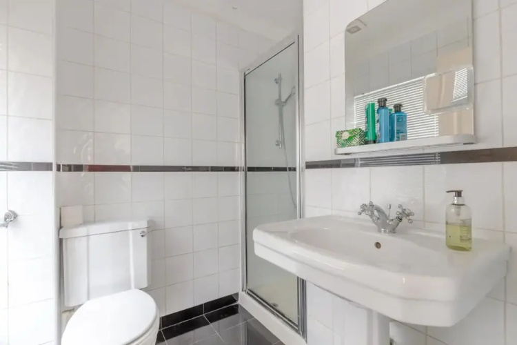 Cosy Self-contained Studio in Aldgate