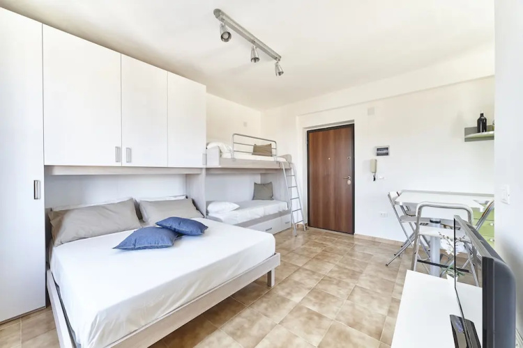 Specchio Apartment