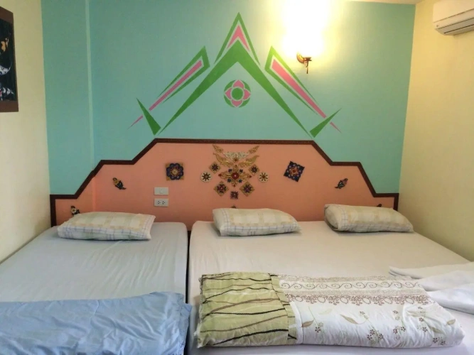 Standard Triple room
