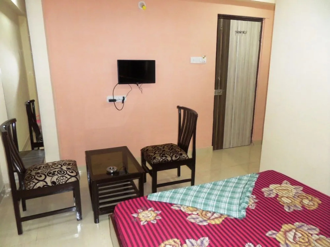 Riya Raj Hotel