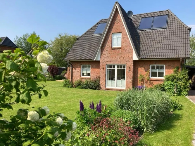 3 Bedrooms Cottage