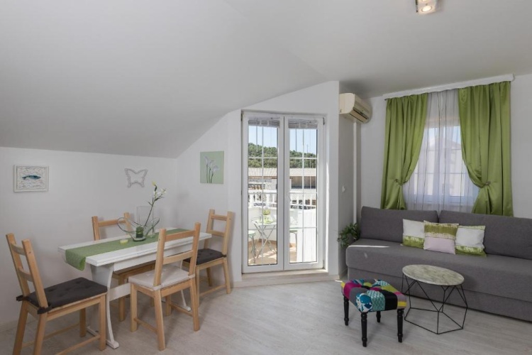 1 Bedroom Apartment with balcony
