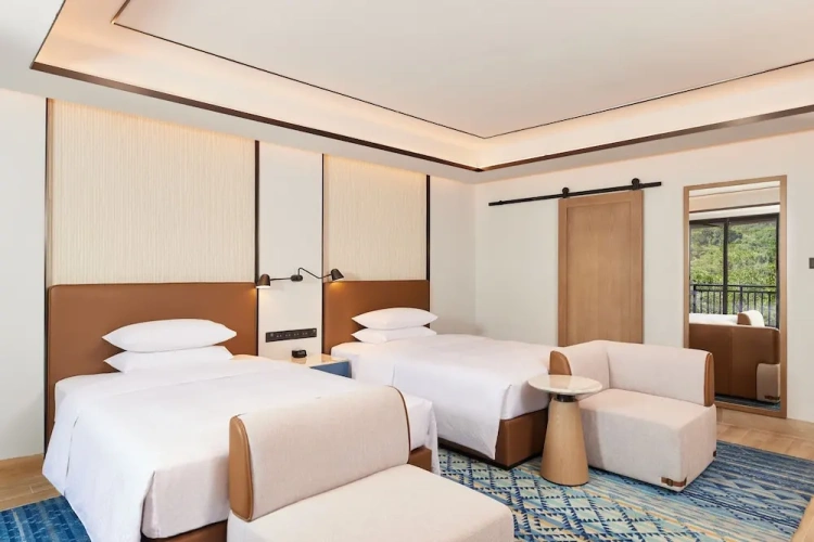 Superior Quadruple room with balcony and with garden view