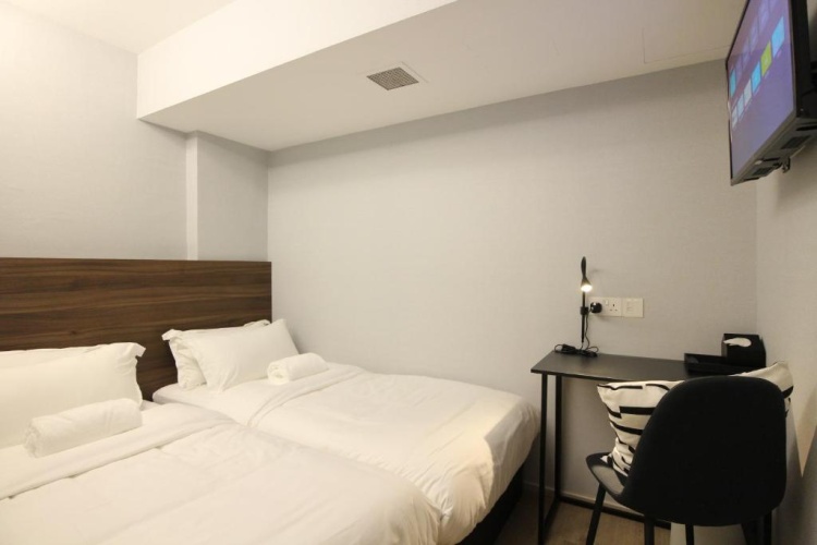 M Twin Cabin