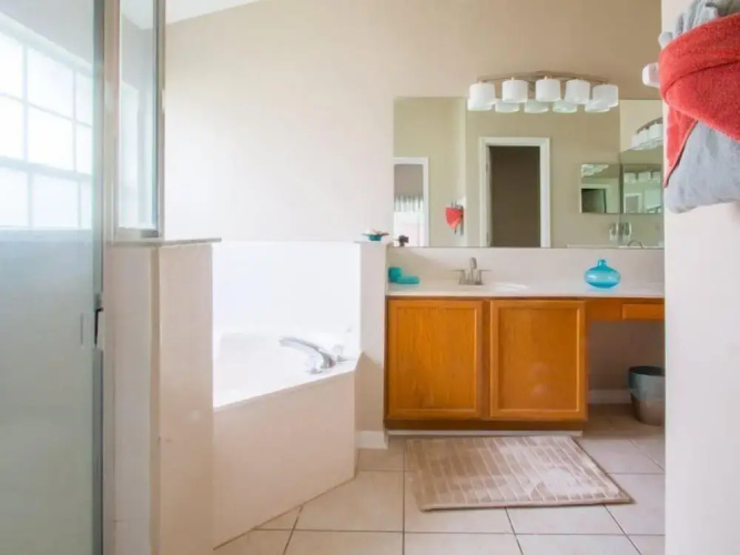 4 Bed 8065