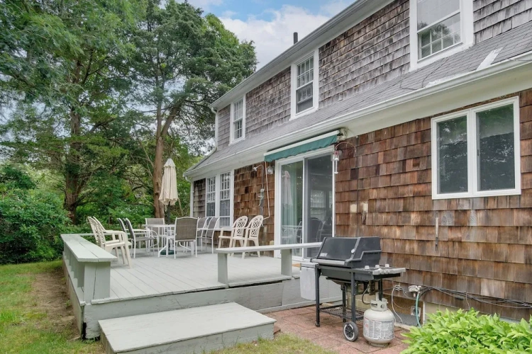 4 Bedrooms Cottage