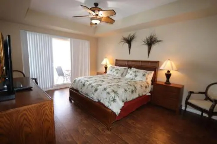 603 Harborview Grande