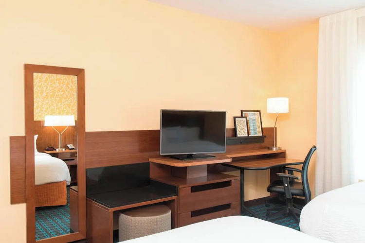 Fairfield Inn & Suites