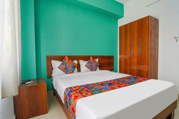 Fabhotel Metro Suites