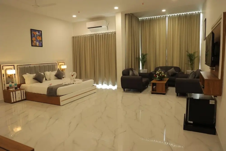Standard Club room