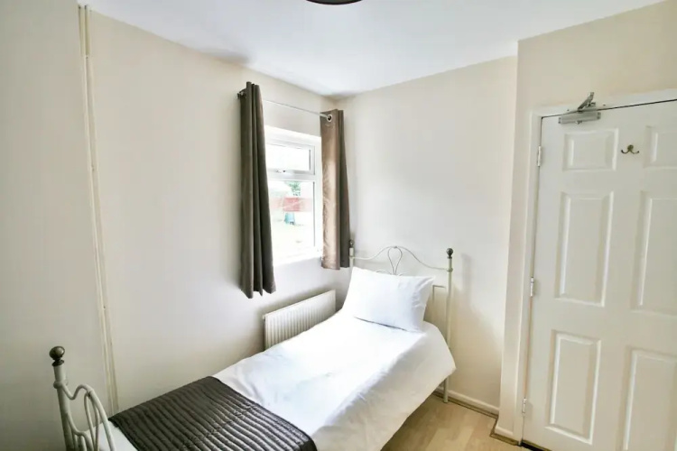 Central Studios Hatherley by Roomsbooked