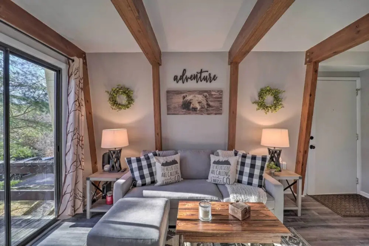 2 Mi to Dtwn: Banner Elk Mtn Townhome w/ Deck!