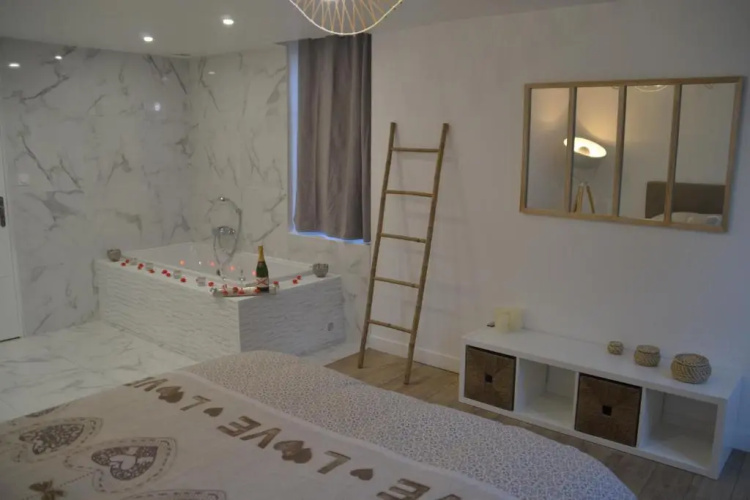 Triplex de luxe 110 m2 hyper centre jacuzzi
