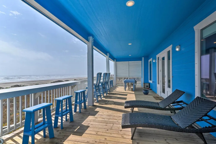 Private Beach + Oceanfront Balcony: Freeport Home