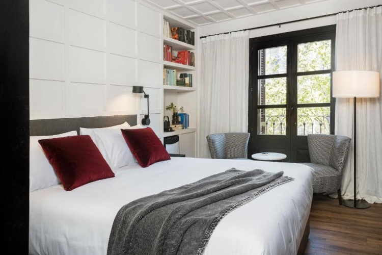Superior Ramblas Double Yurbban room