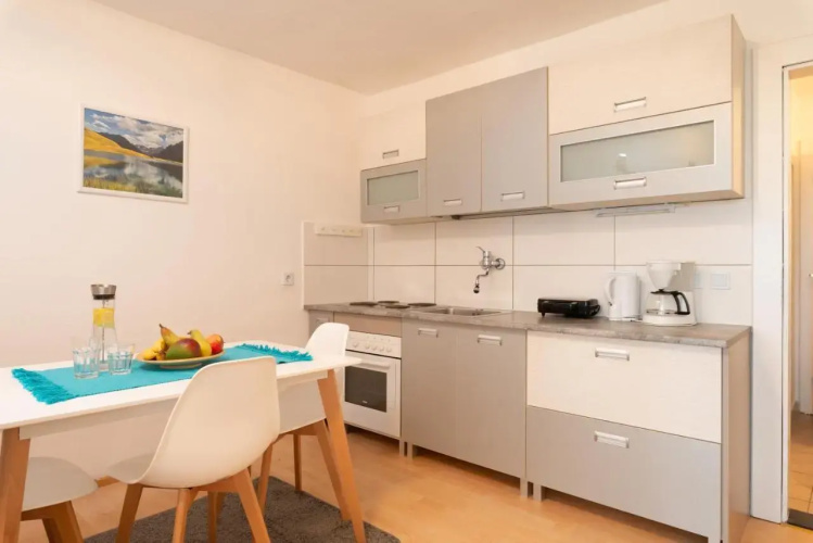 Alpine Hostel A12