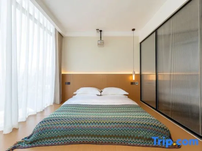 Deluxe Double room with pool view