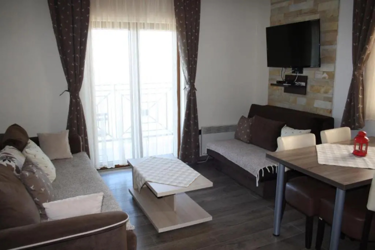 Apartment G6