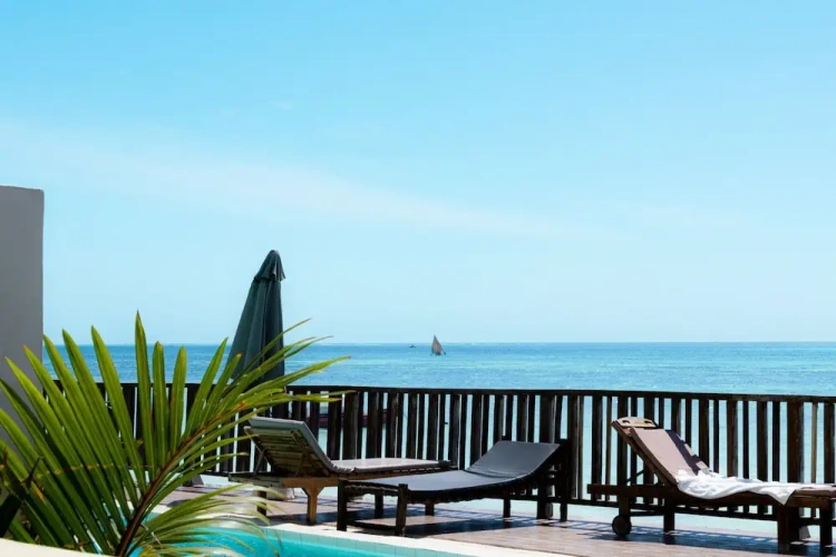 Standard Double room with partial ocean view