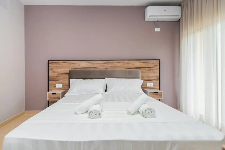 ApartHotel EDA