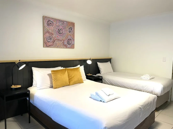 Standard Triple room
