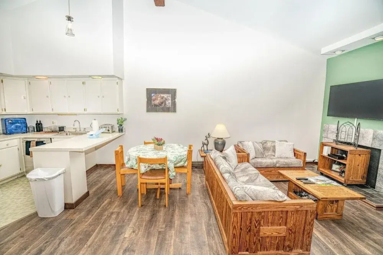 Gateway Condo A25
