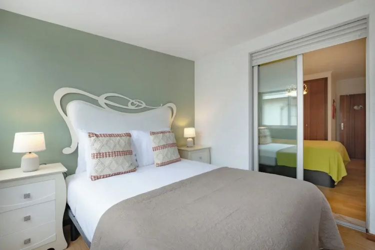 Espinho Retreat with Balcony