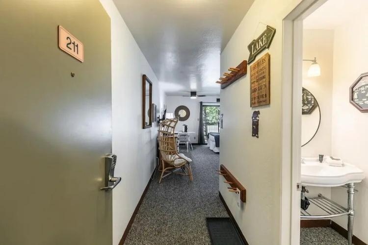 211 Bldg B 1 Bedroom Condo