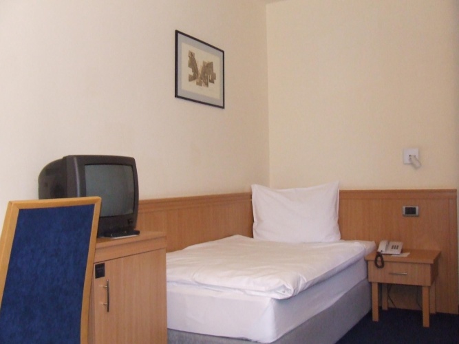 Standard Single room