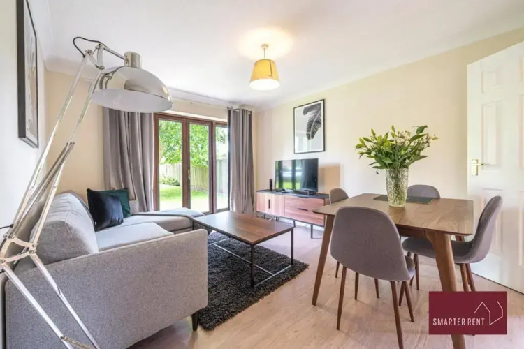 Maidenhead - 2 Bed & Parking