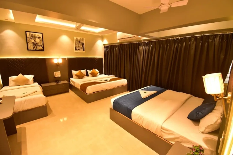 Standard Triple room