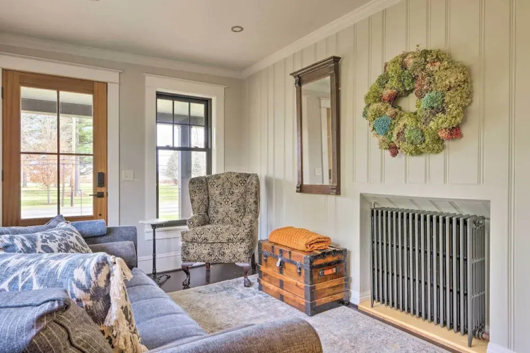 Upscale Arts + Crafts Bungalow w/ Yard, Pool!