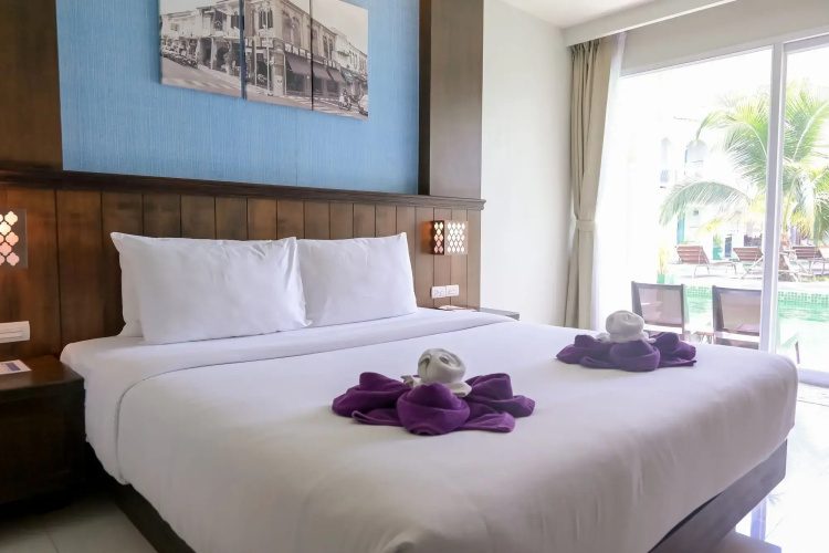 Supicha pool access hotel