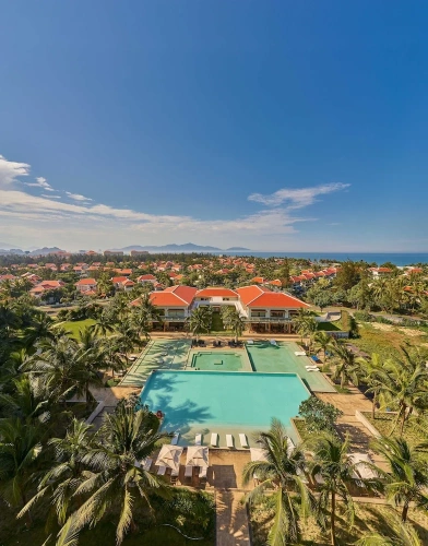 2 Bedrooms Luxury Apartment with pool view