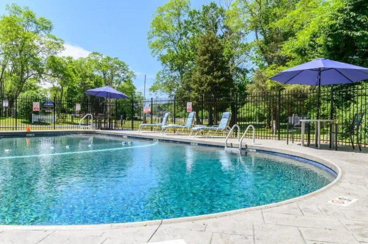 Captains Quarters Motel & Conference Center