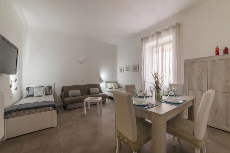 1 Bedroom Apartment