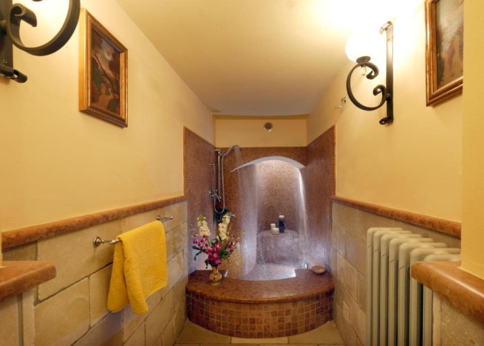 4 Bedrooms Villa