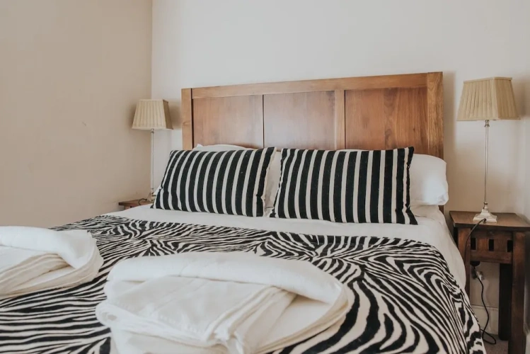 2 Bedrooms Classic Apartment