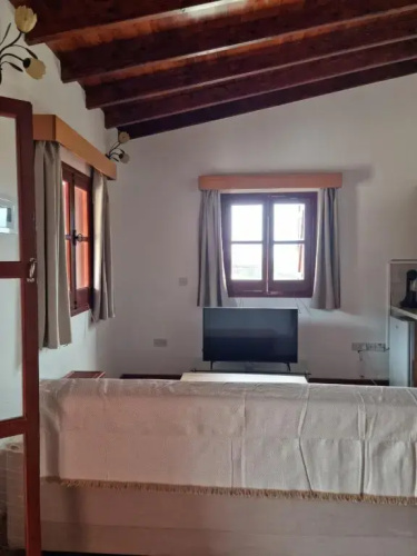 Steni Traditional Studio Apartment