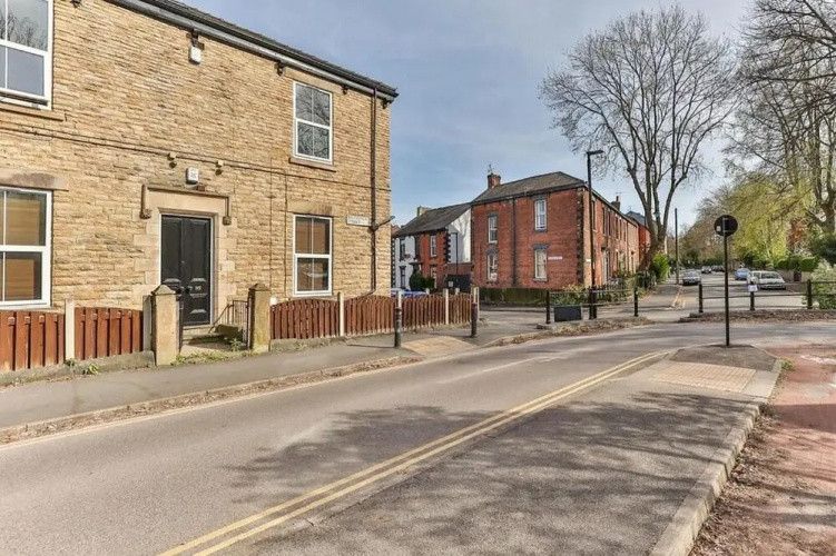NEW Sleek Studio Apartment - Central Sheffield
