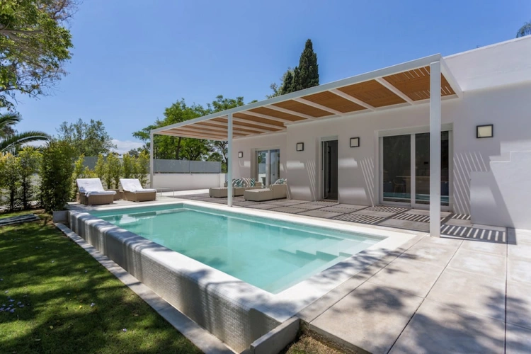 4 Bedrooms Villa