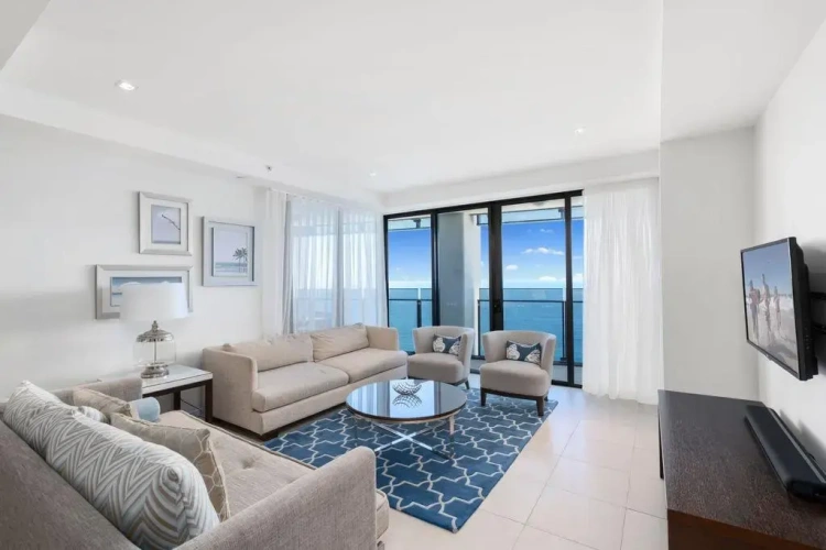 2 Bedrooms Apartment