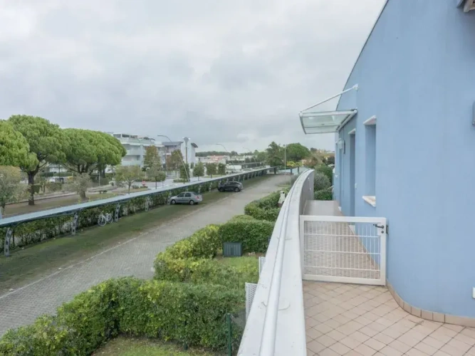 1 Bedroom Apartment with balcony and with city view