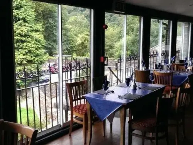 The Grapes Hotel