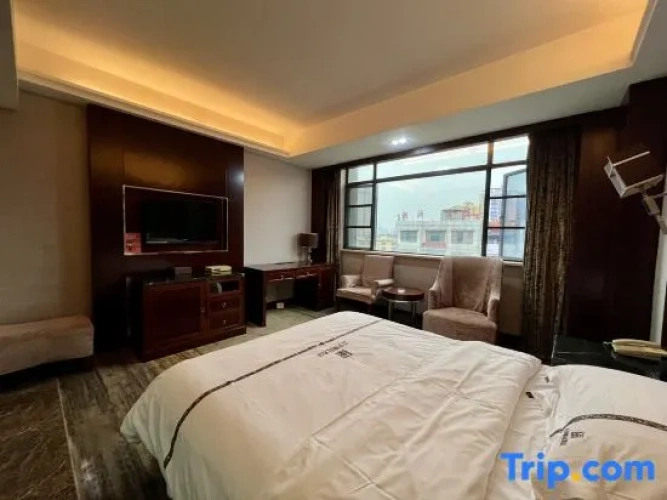 Luxury Suite