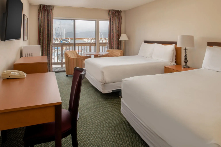 Astoria Riverwalk Inn