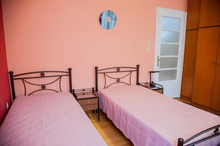 Bright Apt In Thisseio