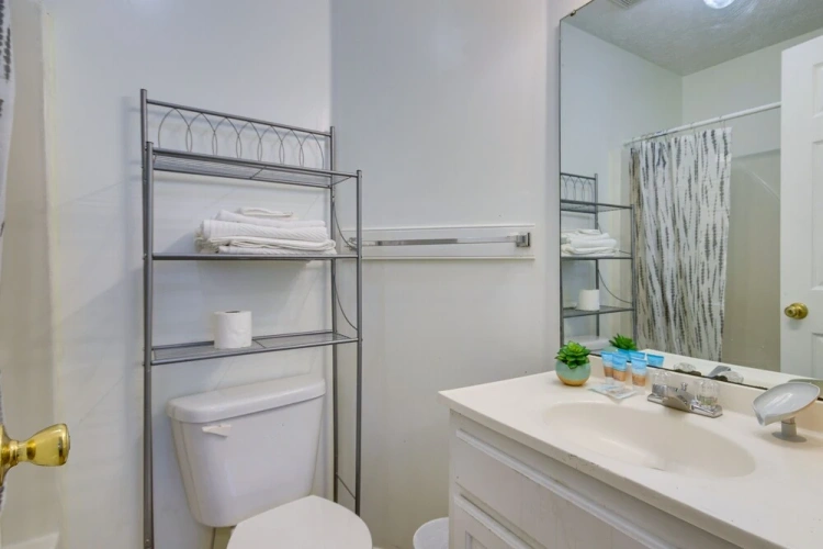 3 Bedrooms Apartment