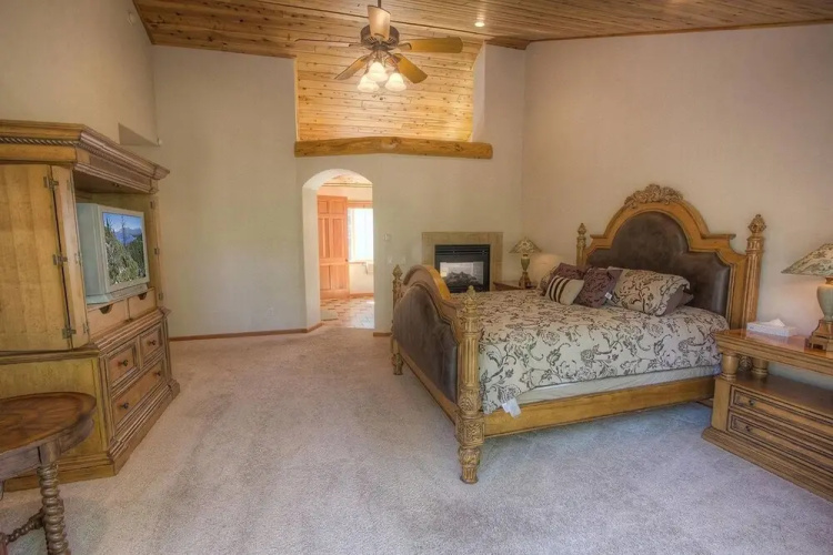 Truckee River Lodge